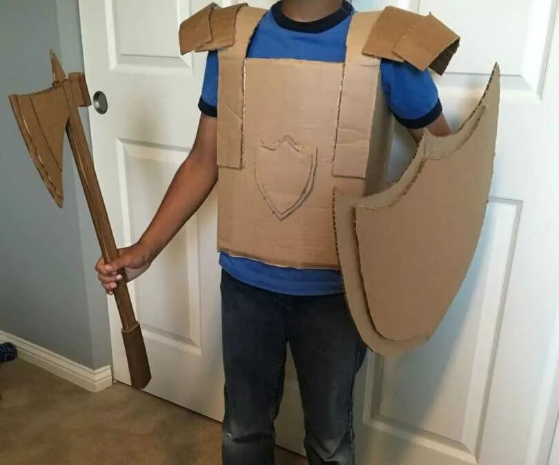 Как сделать броню из картона. Рыцарский костюм из картона. Картонная броня. Костюм рыцаря из картона. Как сделать броню из картона.