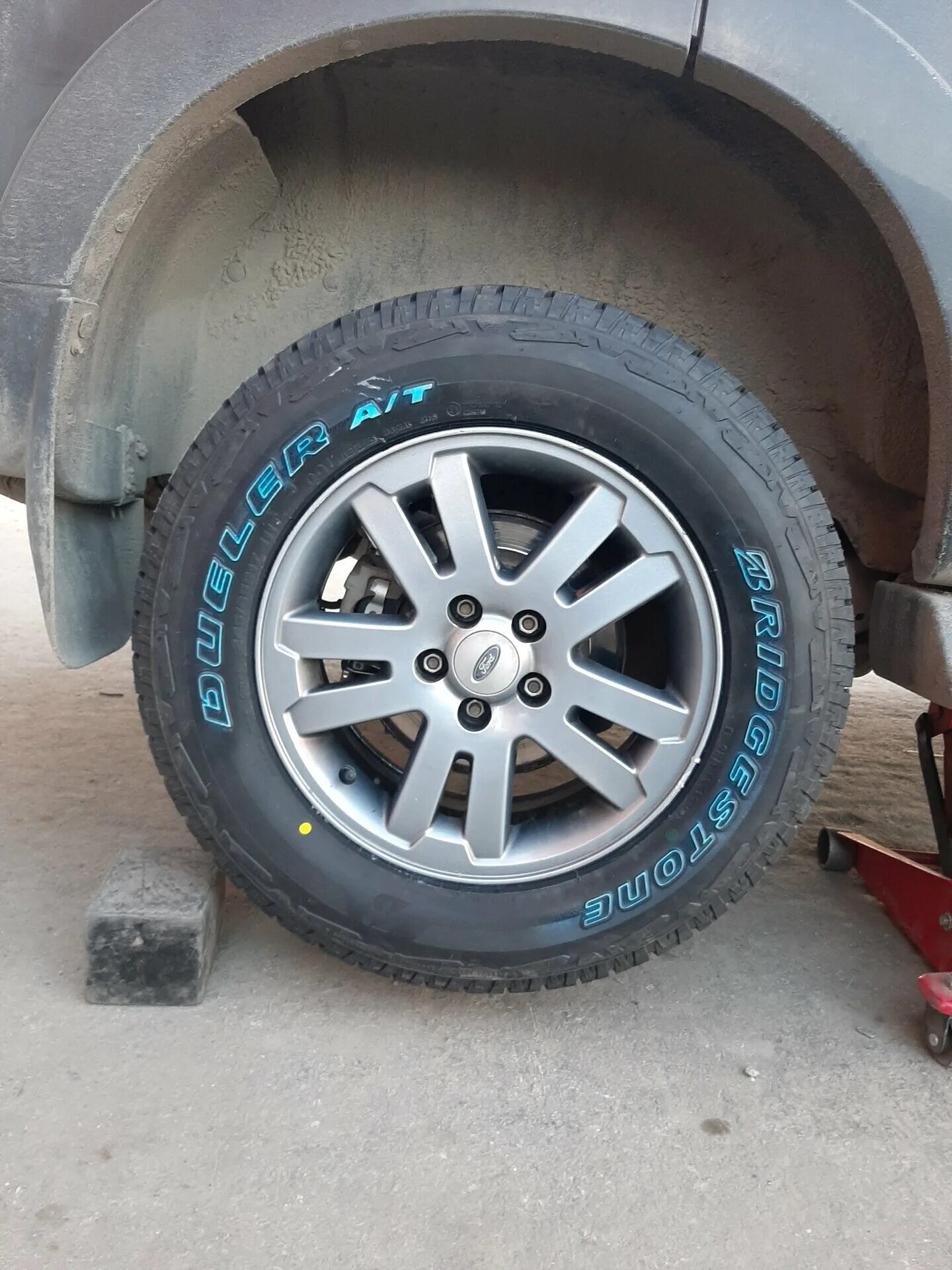 Bridgestone dueler a/t 001 285/60 r18 116. Шины dueler a t 001. Шины dueler a t 001. Бриджстоун 001 dueler a/t. Шины dueler a t 001.