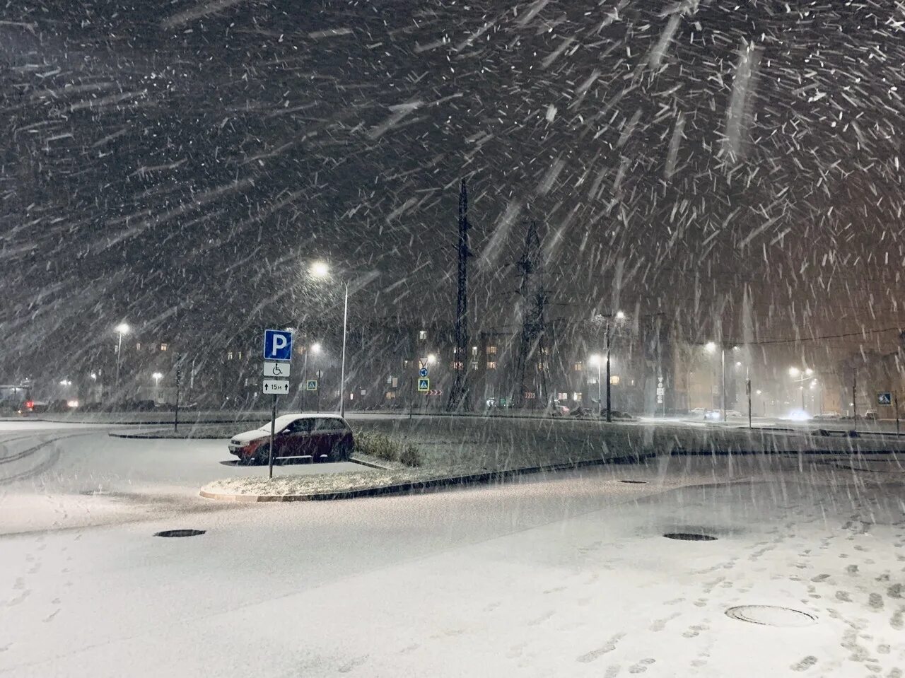 Погода снежков. Снегопад в Петербурге. Снег в Питере. Сильный снегопад в Питере. Метель в Санкт Петербурге.