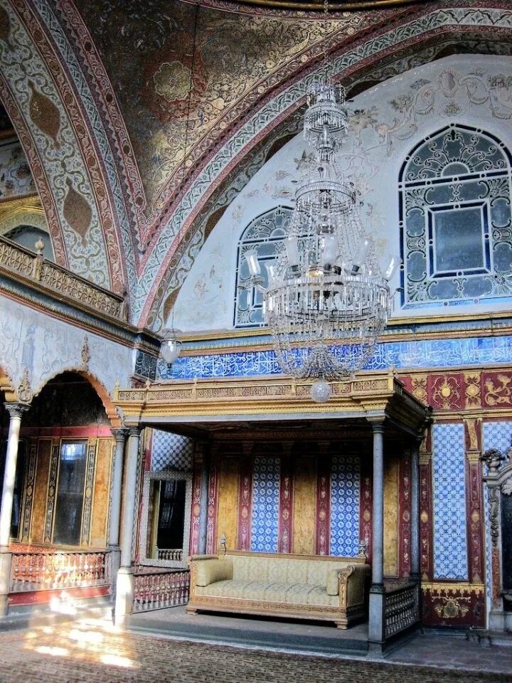 Где живут султаны. Дворец Топкапы в Стамбуле. Турция дворец Султана Сулеймана. Мечеть Топкапы.