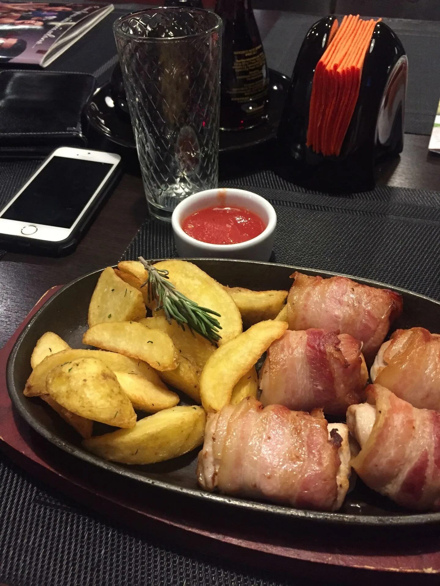 Еда токио сити. Токио сити ресторан спб. Токио суши ресторан. Токио сити онигири. Ресторан спб смти токио сити.