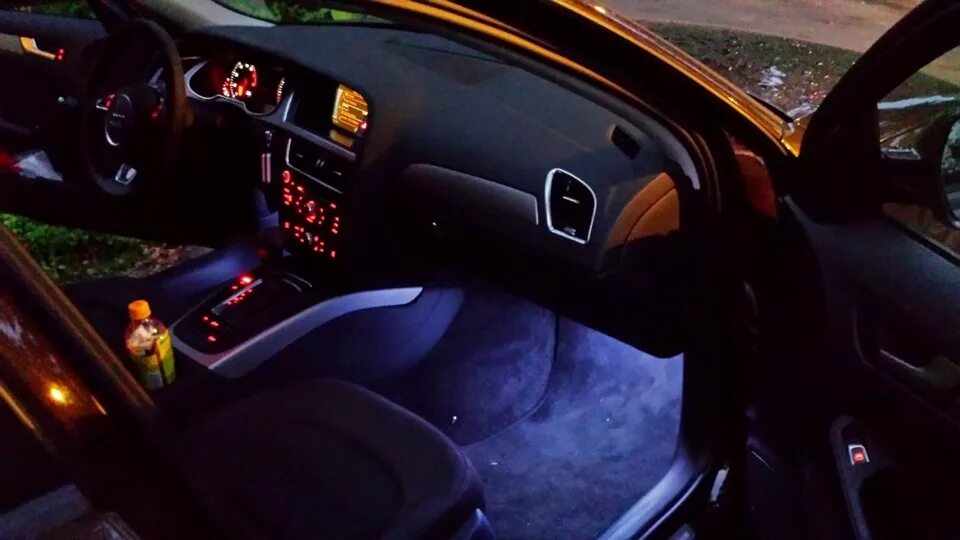 Лампочки ауди а4 б7. Подсветка салона ауди а5. контурная подсветка audi a4 b8. подсветка салона ауди а4 б7. подсветка в салон ауди а4 б8 рестайлинг.