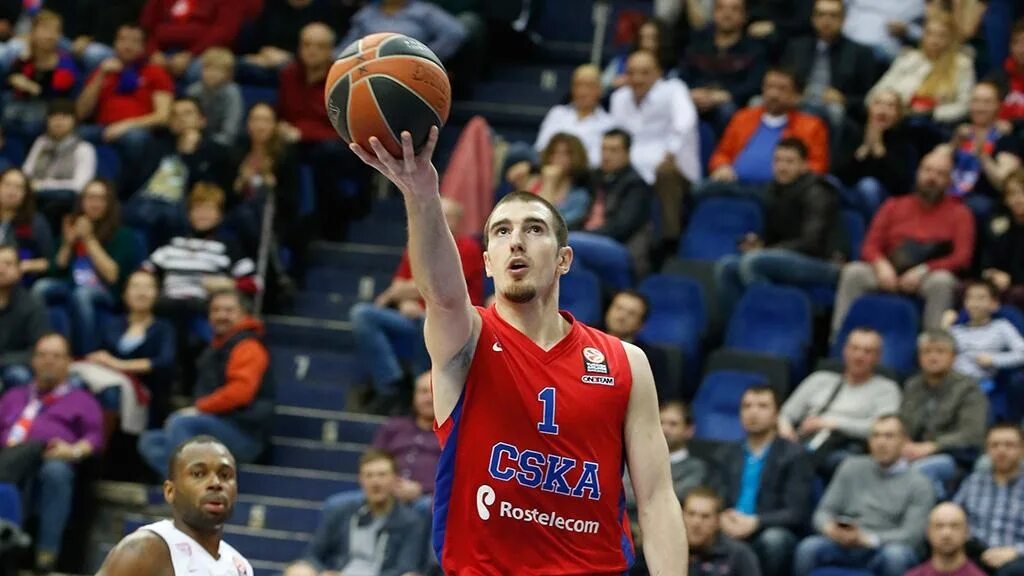 игрок падает в баскетболе. де фол. де фол. бросок одной рукой в баскетболе. найджел де йонг удар.