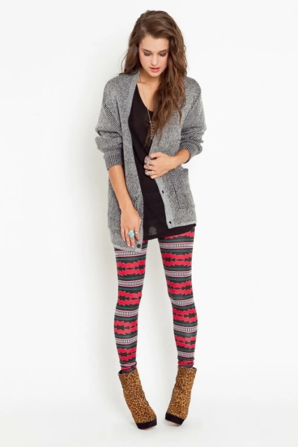 обувь под теплые легинсы. с чем носить лосины зимой. с чем носить теплые лосины. с чем носить лосины. зимние образы с леггинсами.