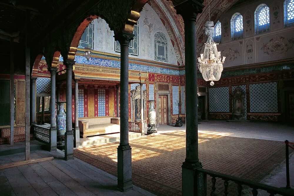 Где жили султаны. Дворец Топкапы в Стамбуле гарем. Дворец Султана Сулеймана в Стамбуле.