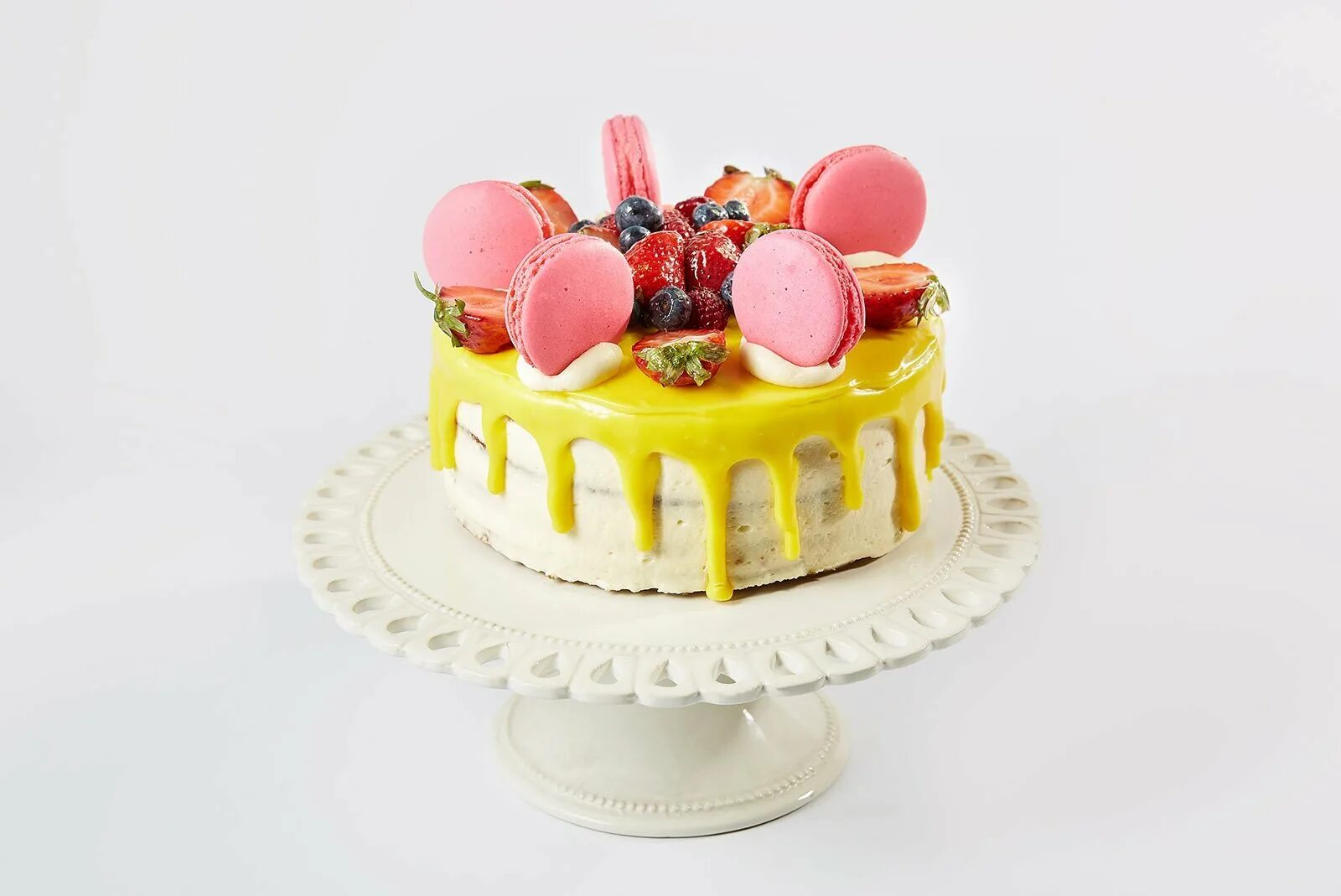 декор торта с макаронс. тортик с макаронс. торт декор макаруны. декор торта с макаронс. декор торта с макаронс.