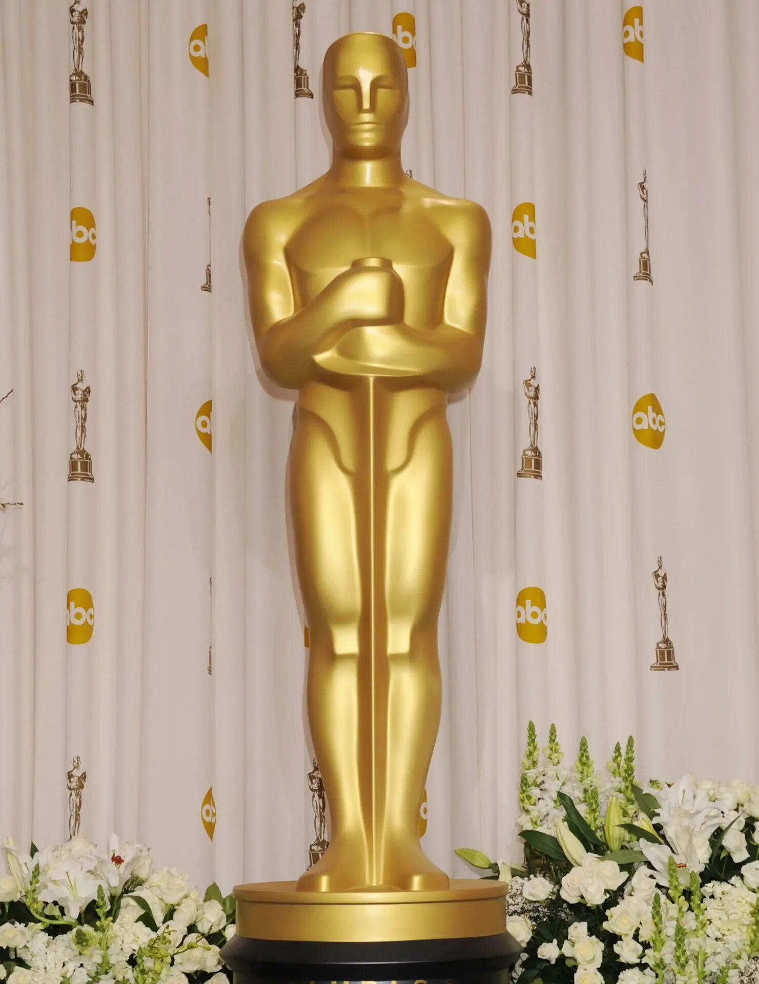 Оскар (кинопремия). Оскар (кинопремия, 2023). Статуя Оскар. Кинопремия Оскар статуэтка.