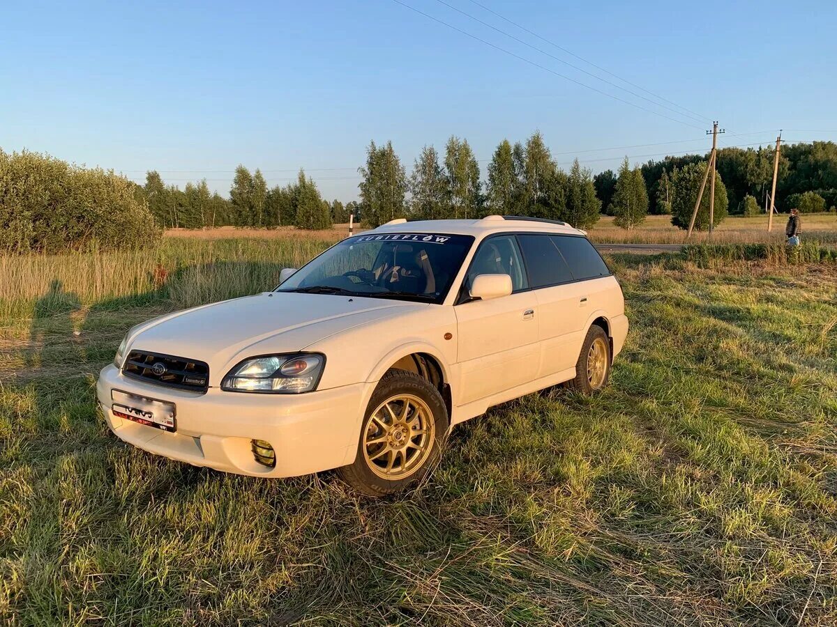 Купить субару аутбек 2.5. Subaru Outback 2001. Субару Аутбек 2001. Субару Аутбек 2001 года. Subaru Outback II.