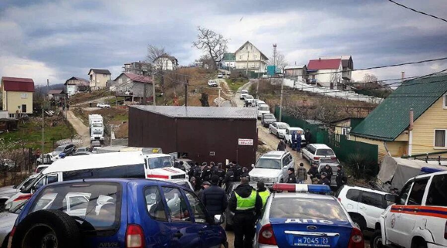 Сочи пятеро детей. Бестужевское адлер. село бестужевское. бестужевское адлер новости. бестужевское сочи фото.