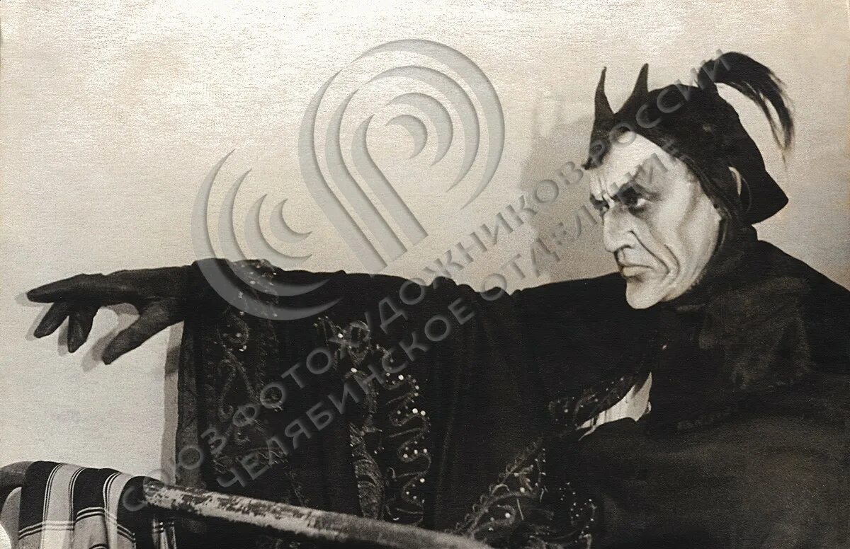 Мефистофель гете портрет. Мефистофель трек. Салют мефистофель. Мефистофель демон. Густаф грюндгенс.