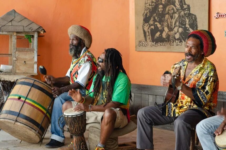 Jamaican reggae. Регги музыканты. Jamaican reggae. Орнамент в стиле регги. Растаманы 1970.