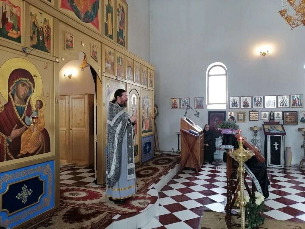 храм рождества христова в измайлово. чин освящения храма истра. храм рождества христова в измайлово внутри. москва. богослужение в храме измайлово.