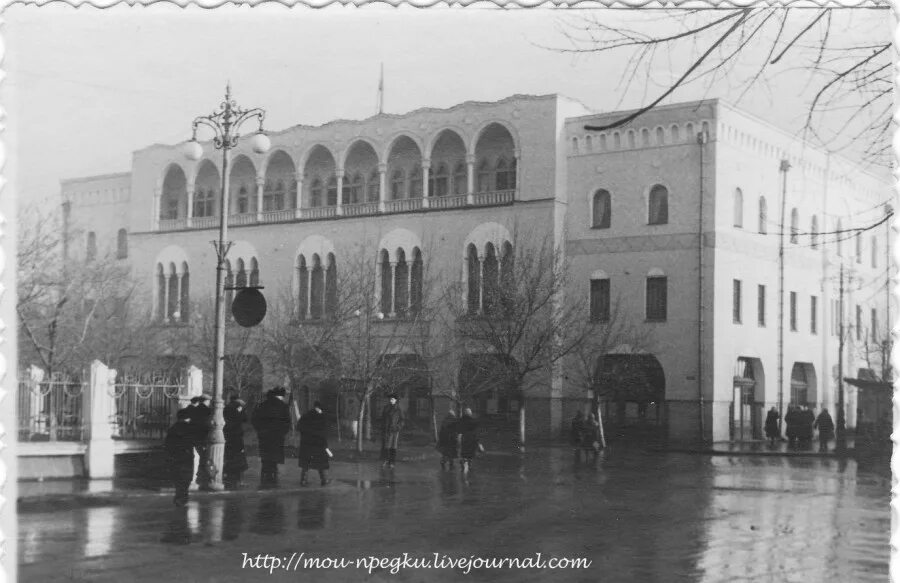площадь ленина в грозном до войны. грозный площадь ленина. грозный 1970. чиасср г. старый город грозный до войны.
