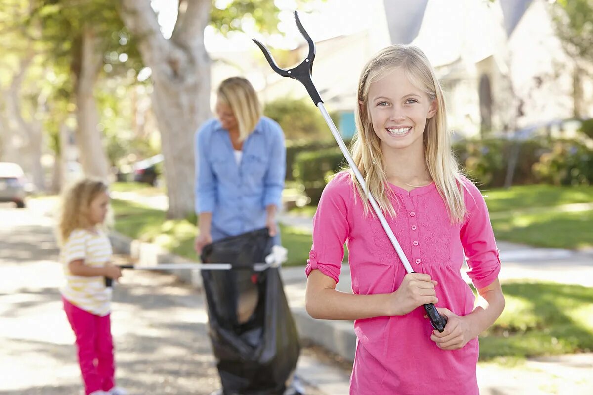 Pick up women. Clean Street. Women clean Street. Pick up Litter in your neighbourhood. Daughter pick.