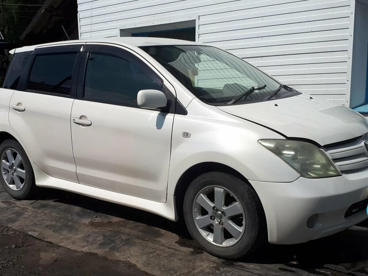 тойота ист 2005 года