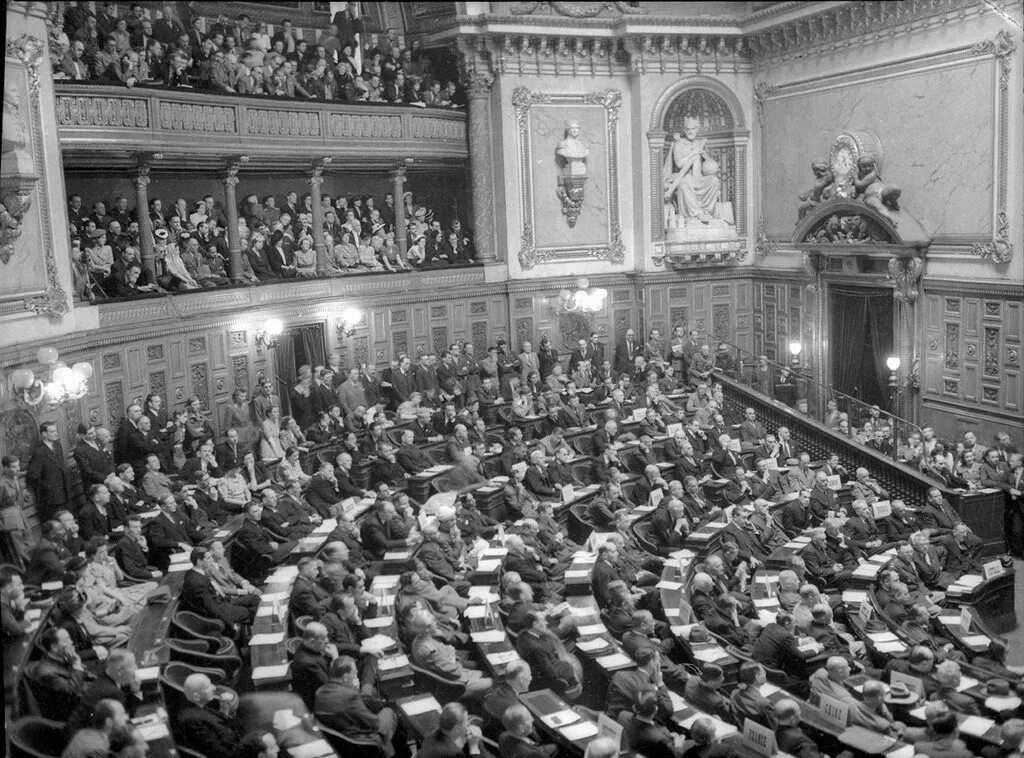 Парламент Франции 1946 год. Парламент во Франции 1946 году палаты. Парижская Мирная конференция 1947. Парламент Франции 1958.