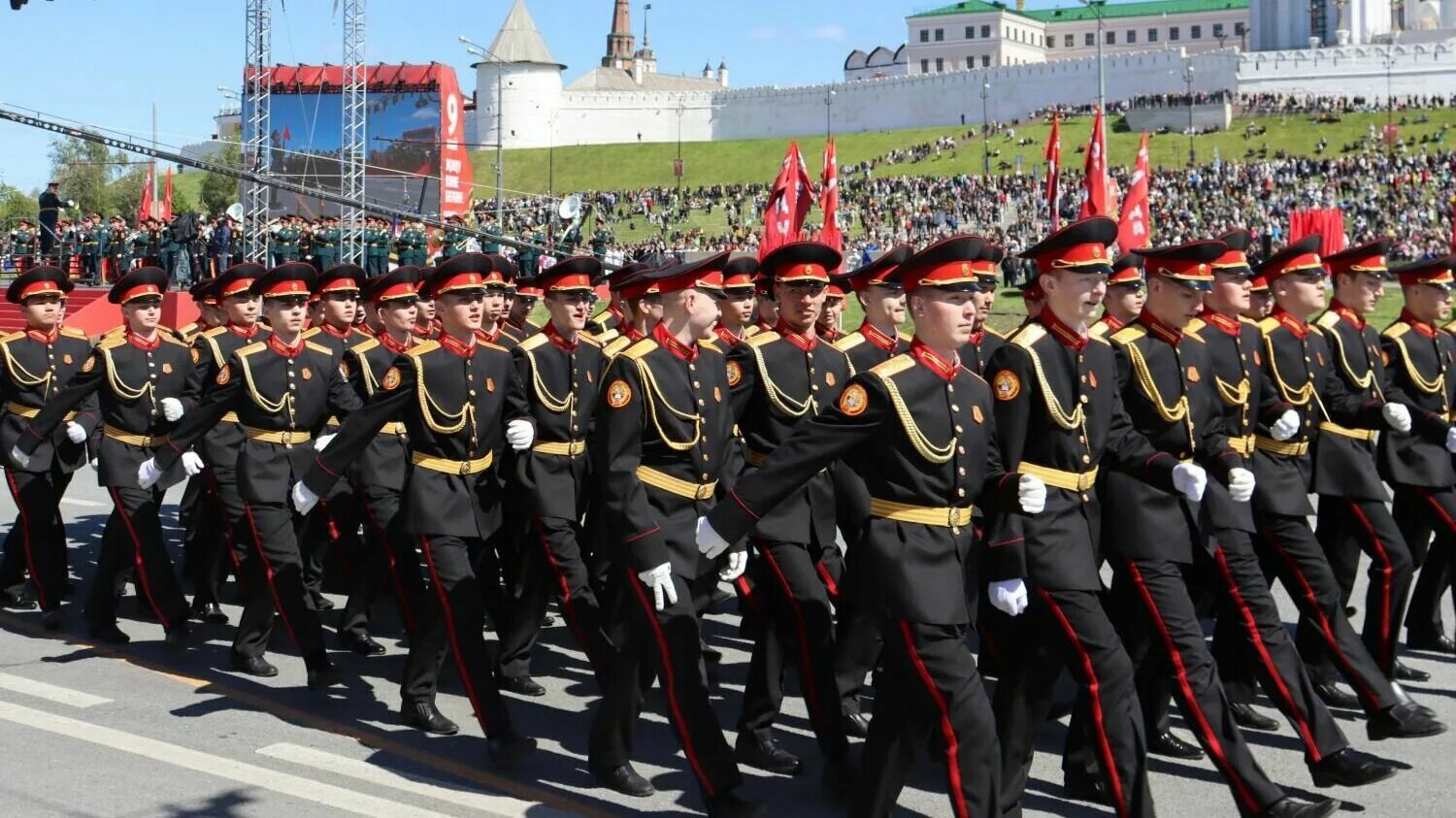 Парад Победы в Алматы. Фото с парада Победы Казань 2023. Парад Победы в Нижнем Новгороде 2018 фото. Волгоград где проходит парад Победы.