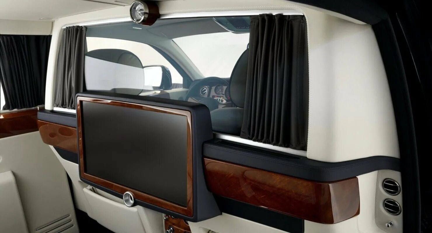 Rolls Royce Phantom 2018 салон. Rolls Royce Phantom 2021 салон. Роллс Ройс Фантом 2021 салон сзади. Rolls Royce Phantom 8 салон.