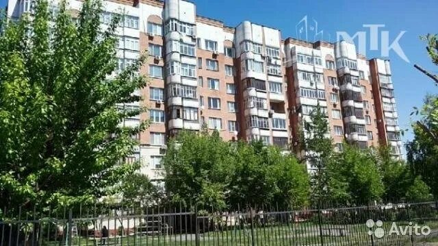 Файл:Горького 17-А Киев 2012 01.jpg - Вікіпедія
