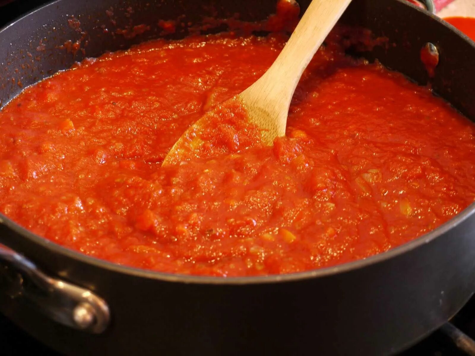 Рецепт томатной икры на зиму. Рецепт томатной икры на зиму. Рецепт томатной икры на зиму. Икра зеленых помидор. Аджика из помидор и яблок на зиму.