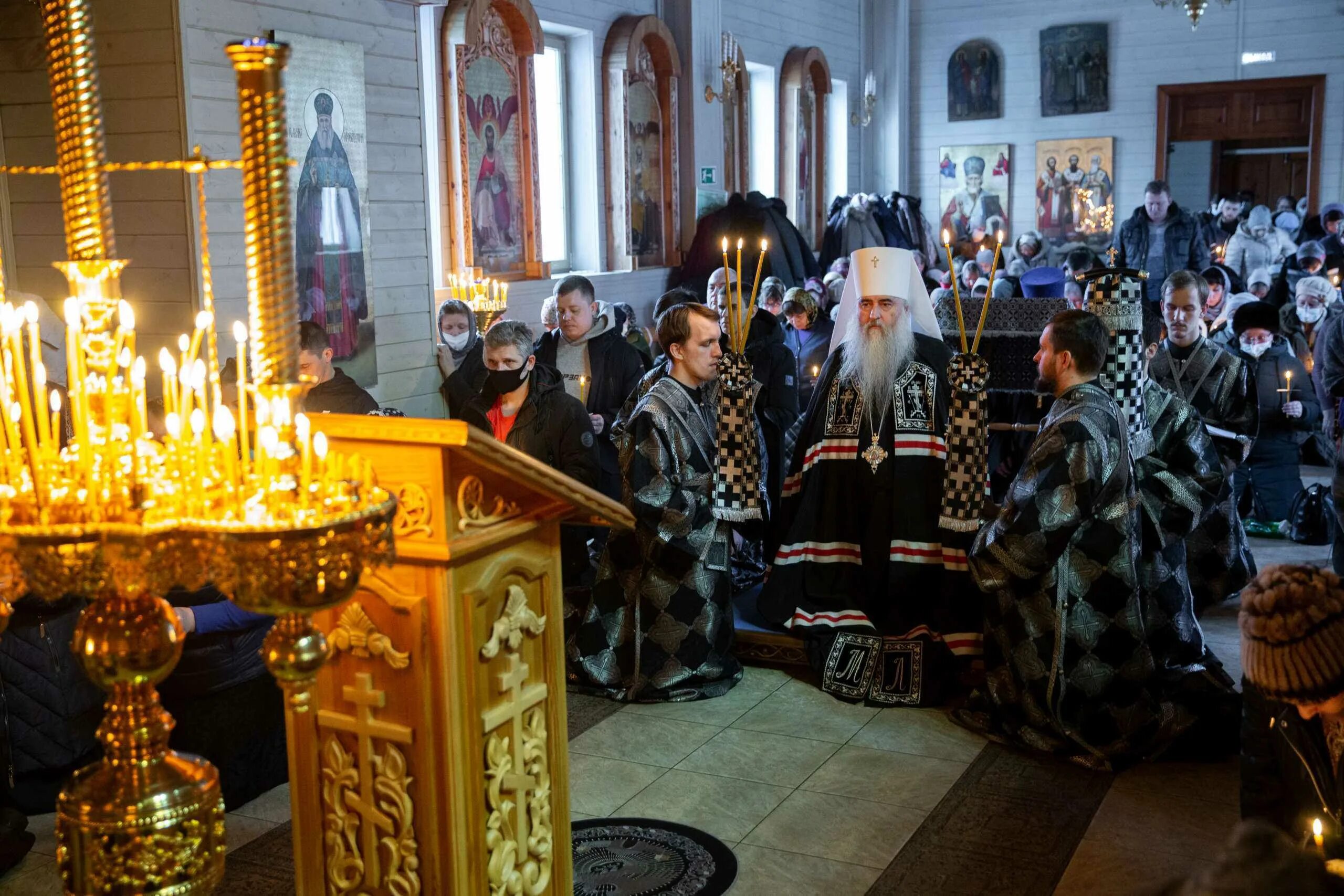 Повечерие с каноном андрея критского понедельник текст. Великое повечерие с каноном Андрея Критского. Канон Великого Андрея Критского в храме. Чтение канона Андрея Критского в храме. Андрея Критского храм Марьевка.