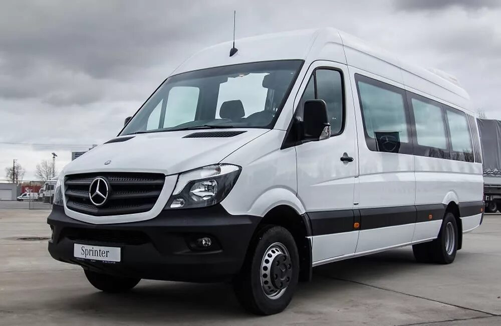 Мерседес спринтер 7. Мерседес Спринтер пассажирский 19. Mercedes Sprinter Minibus. Мерседес Спринтер пассажирский 2022. Mercedes Sprinter 20 мест.