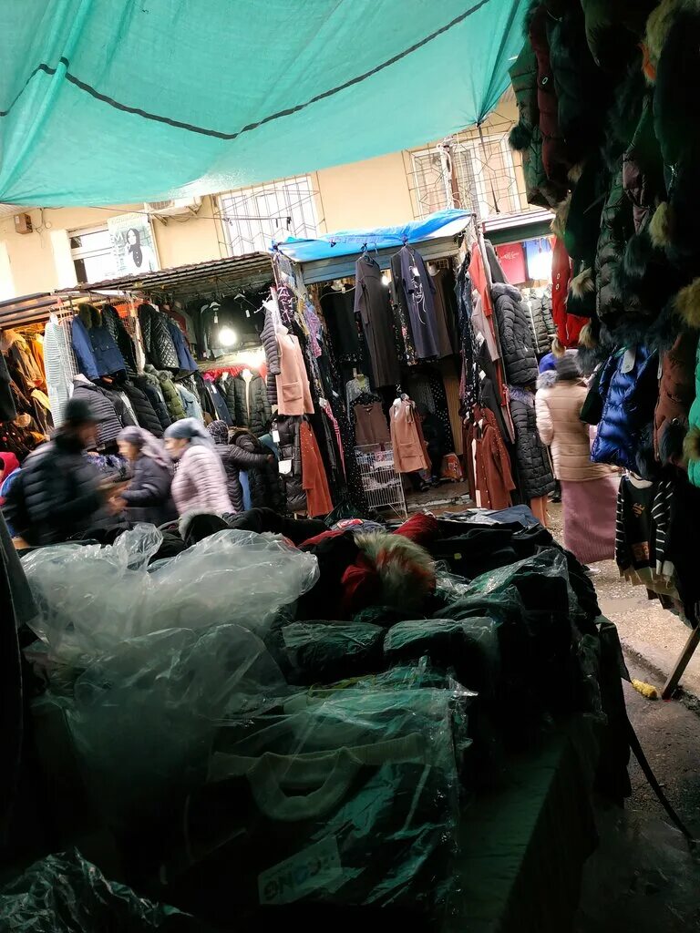 Хасавюрт одежда. Бутик магазин хасавюрт. Хасавюрт одежда. Хасавюрт дагестан рынок хасавюрт оптовый. Фактор магазин в махачкале ирчи казака.