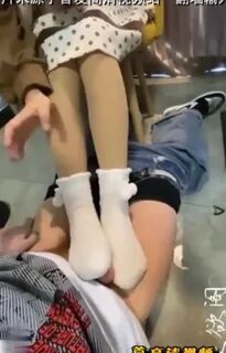 Next page. lo 鞋 足 交. lo 鞋 川 妹 子 JK 制 服 LO 鞋 足 交 踩 鸡 懒 人...