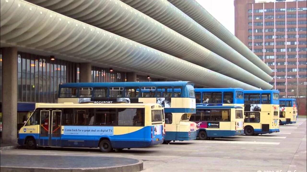 Болтон Bus Station. Автобусная станция. Автовокзал Англия. Станция автобусов. Автобус вокзал стадион