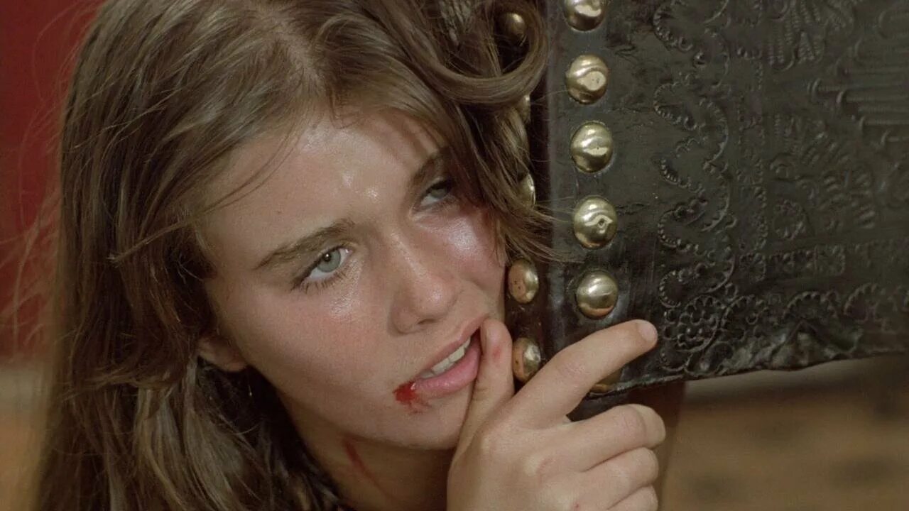 Susan hemingway. Женщина в камере 9 фильм 1978. Сьюзэн хемингуэй заключенная. Фильм women in cellblock 9. Women in cellblock 9 фильм 1978.