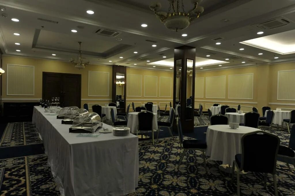 Отель шахтар плаза донецк. Шахтар плаза донецк. Гостиница шахтар плаза в донецке. Шахтар плаза. Гостиница шахтер донецк.