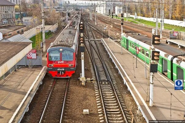 Почему на горьковском направлении. Станция Железнодорожная Горьковское направление вокзал. Станция 113 км Горьковского направления. Платформа поезда. Платформа электрички.