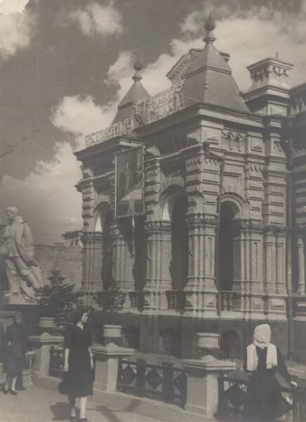 царицынская 1 волгоград. гостиница царицынская волгоград логотип. царицынская 1 частная школа волгоград. царицынская 1 волгоград. волгоград старые здания.