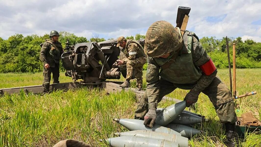 Пион артиллерия. Кадры боевых действий на Украине. Военные действия на Донбассе. Армия рф в авдеевке