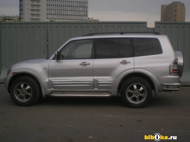 Mitsubishi pajero 2001. Митсубиси Паджеро 2001. Митсубиси Паджеро 2001г. Митсубиси Монтеро 2001г. Серебристый.