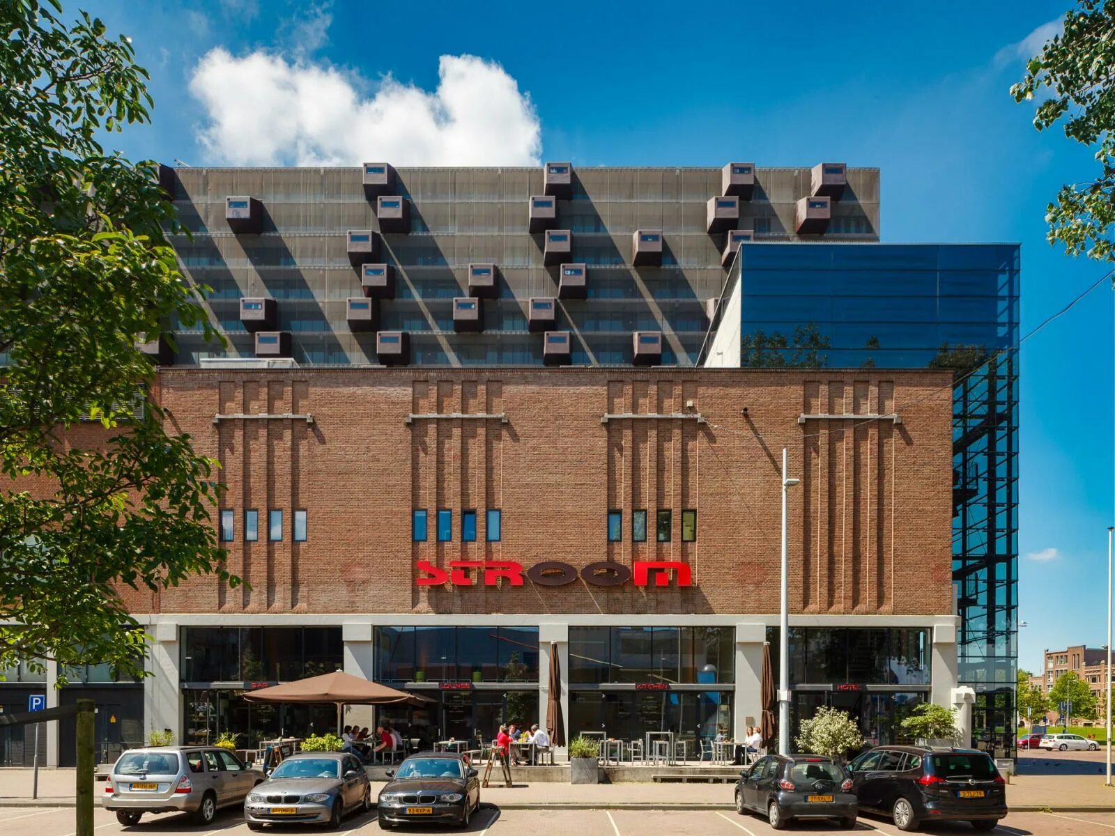 Роттердам стомат. Rotterdam город. Нотердам отзывы. Ред эппл роттердам. Роттердам мост старый.