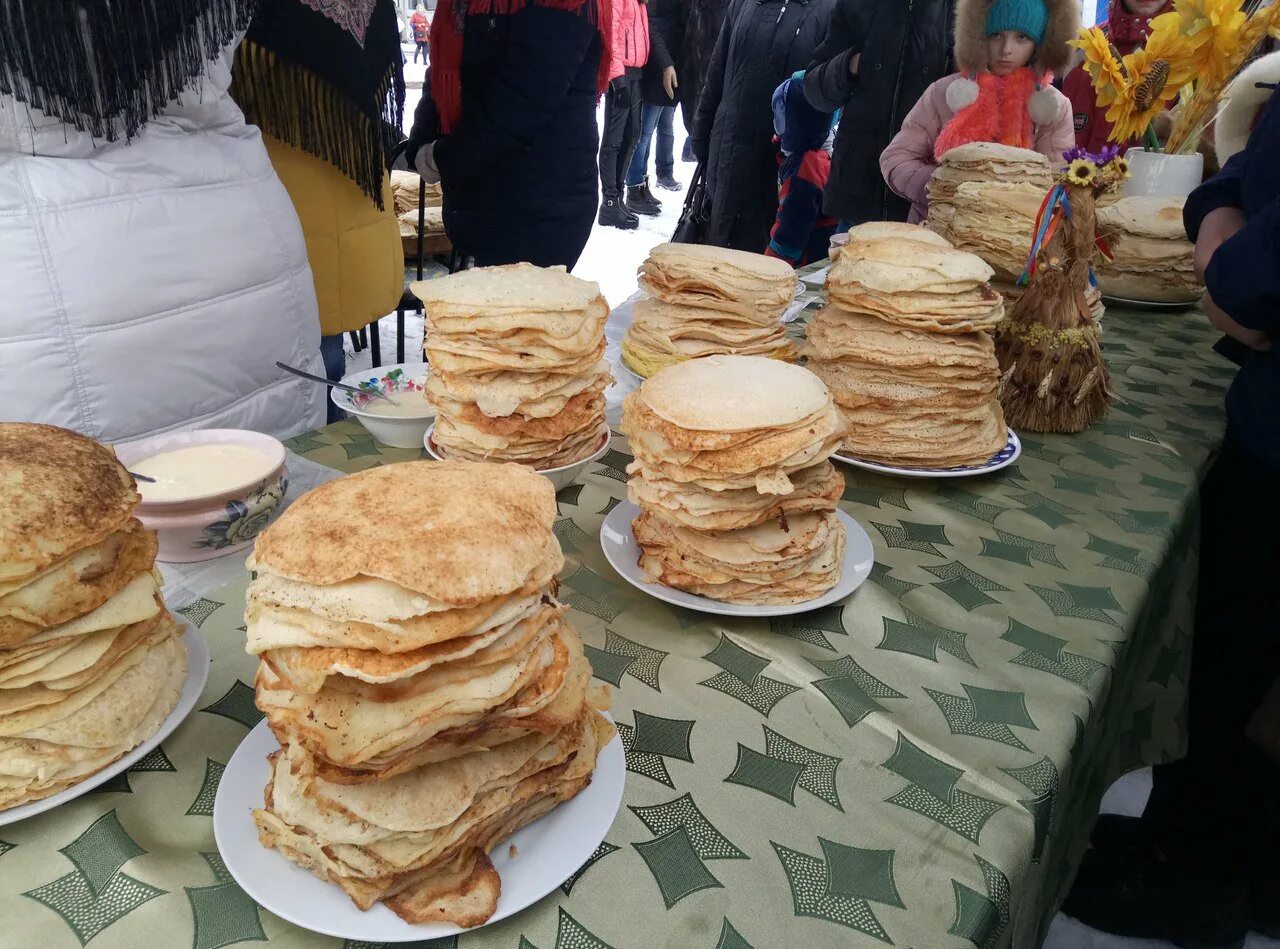 Стол на Масленицу. Угощения на Масленицу. Масленица. Блины. Праздничный стол на Масленицу.