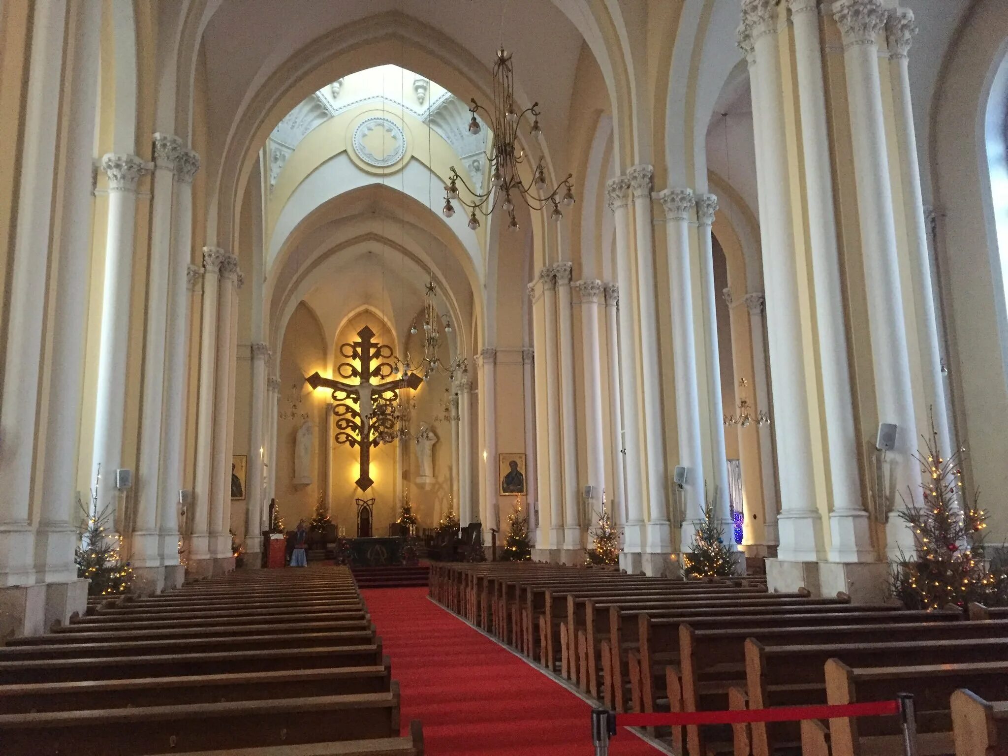 Костел святых симеона и елены в минске. Вознесенский собор елец 2020. Костел трансляция. Католический костел шальчининкай литва. Кафедральный собор пресвятой девы марии минск.