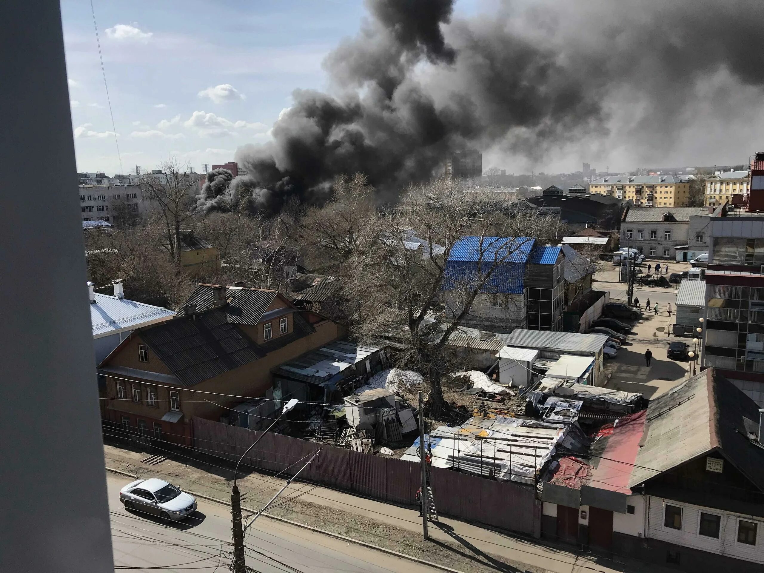 Пожар в нижнем новгороде вчера в ленинском районе. Поджоги нижний новгород. Нижний новгород пожар на улице кима. Пожар в нижегородской. 04.