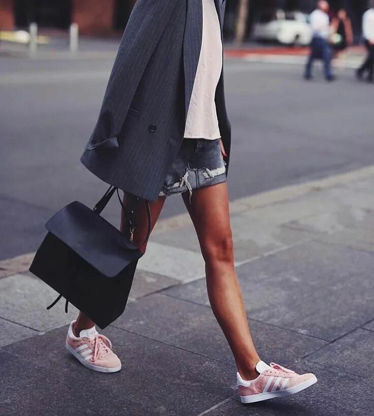 Casual spring pieces I can't get enough of - on the blog today (link in bio). ht