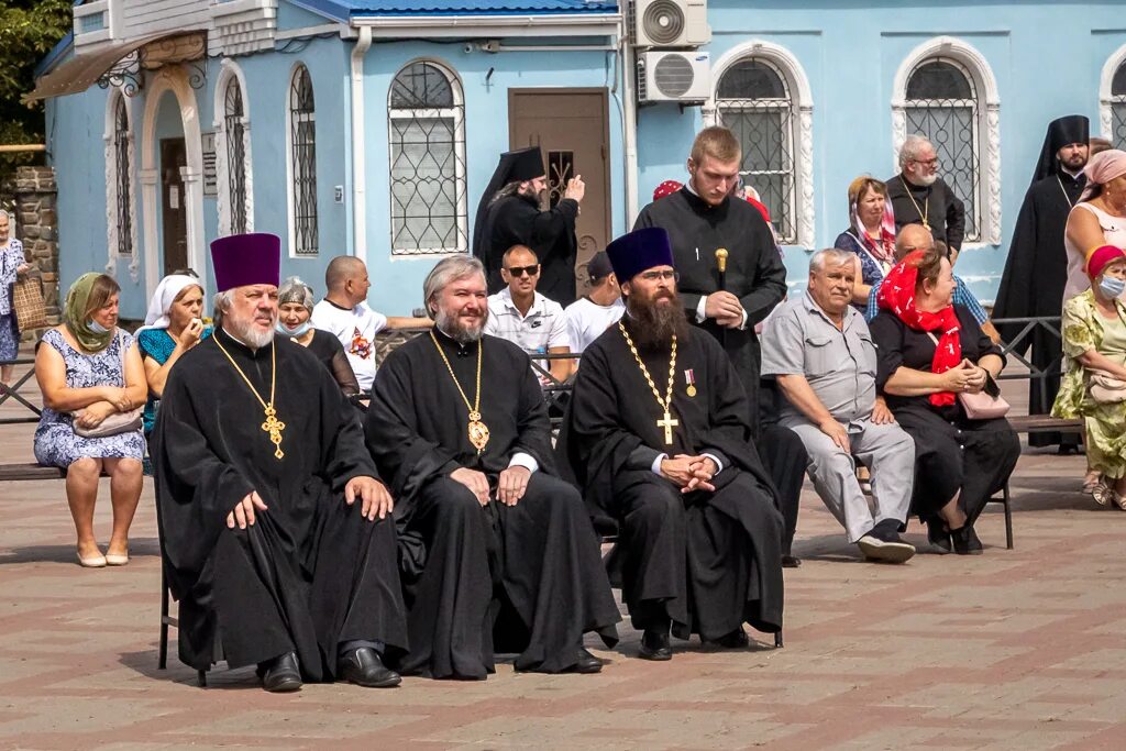 шахтинская епархия награждение матушек. шахтинская епархия донская митрополия петровский игорь павлович. епархия шахты. шахтинская епархия баранов константин. покровский кафедральный собор урюпинск.