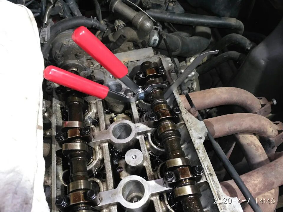 Зазоры клапанов 3s fse d4. Зазоры клапанов 3vz fe. Шайба клапана 3s fe. Клапана 3s. 3s fe толкатели.