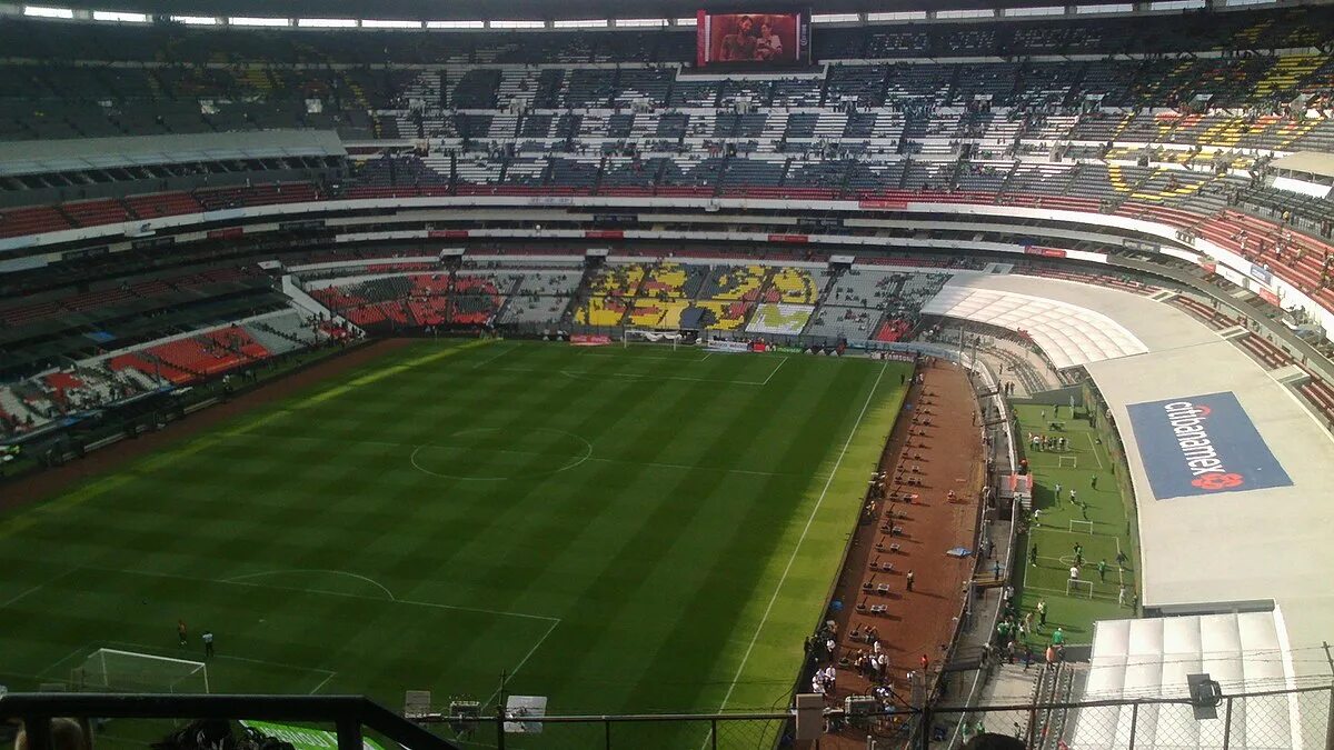 Стадион ацтека. Веллингтонский региональный стадион. wellington regional stadium.