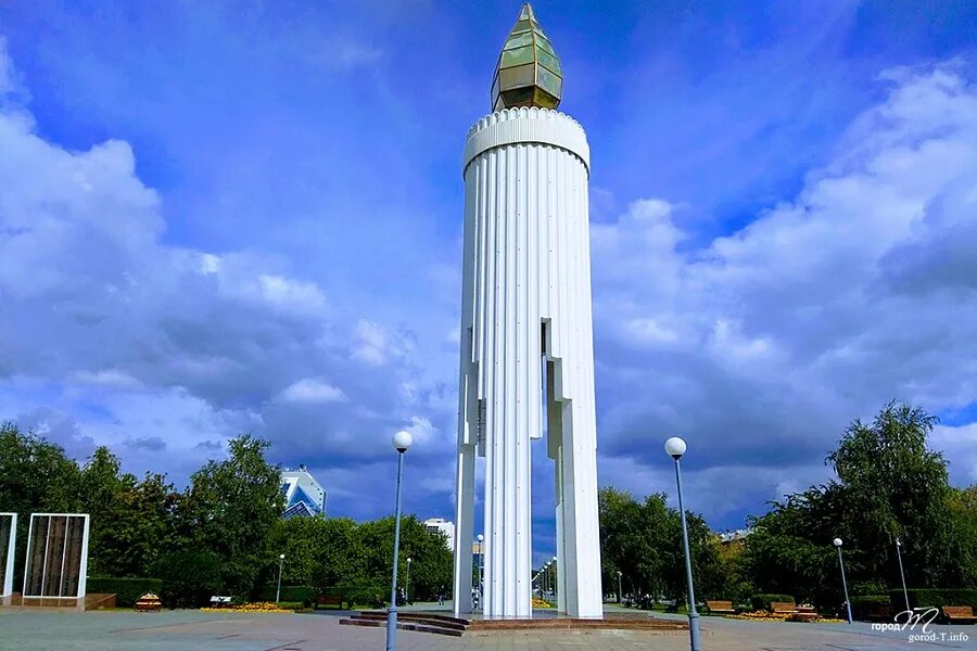 памятник на площади памяти в тюмени. памятник свечка в тюмени. свечка тюмень. свечка тюмень. памятник на площади памяти в тюмени.
