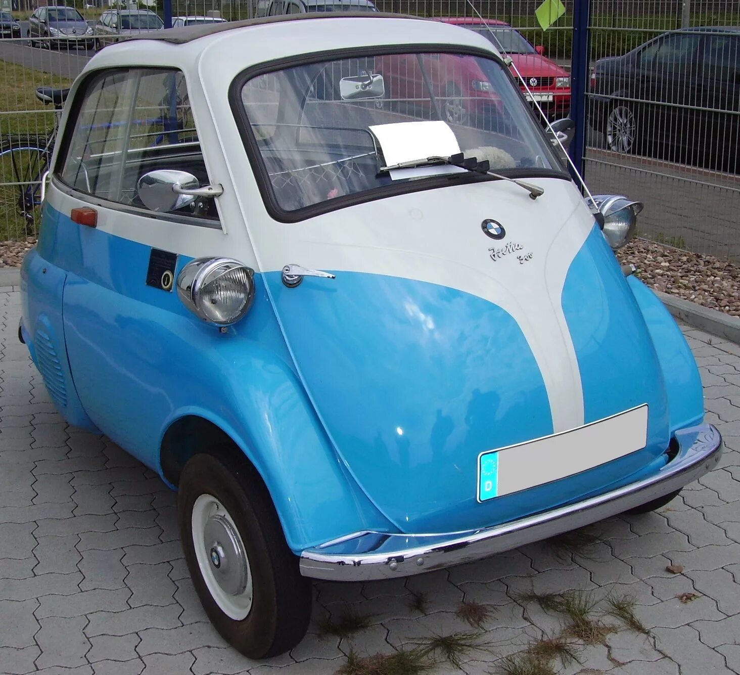 БМВ Isetta. БМВ Isetta 300. BMW Isetta 500. BMW Isetta 600.