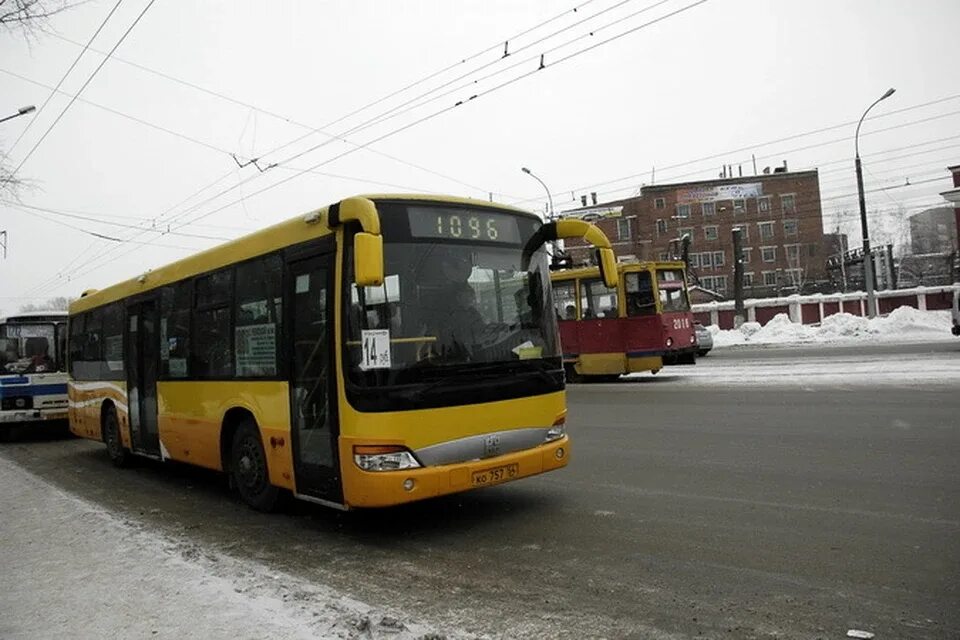 Новосибирск автобус ру. Автобус 96. Автобус Новосибирск. Городские автобусы Новосибирска. Автобус 1096 Новосибирск.