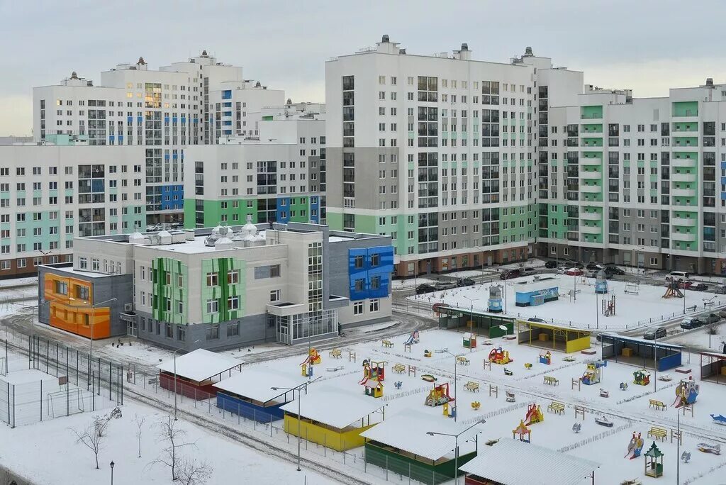 Академический район екб. Жилой район академический екатеринбург. Академическая улица екатеринбург. Улица академика сахарова екатеринбург. Кинотеатр академический екатеринбург.