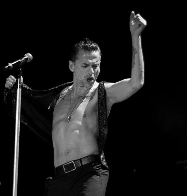 Депеш мод голос. Depeche mode дэйв гаан. дейв гаан на концерте. дэйв гэхан депеш мод. дейв гаан 101.