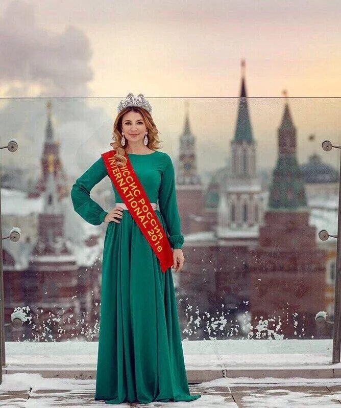 Мем блиновская и налоговая. Где блиновская. Инфоцыганка блиновская. Где блиновская. Блиновская в молодости.