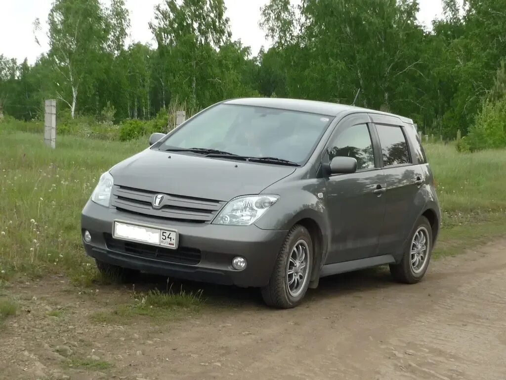 Тойота ист 2023. Тойота ист и ярис. Toyota ist 2003 год. Тойота ист 2005. Тойота ист 300.